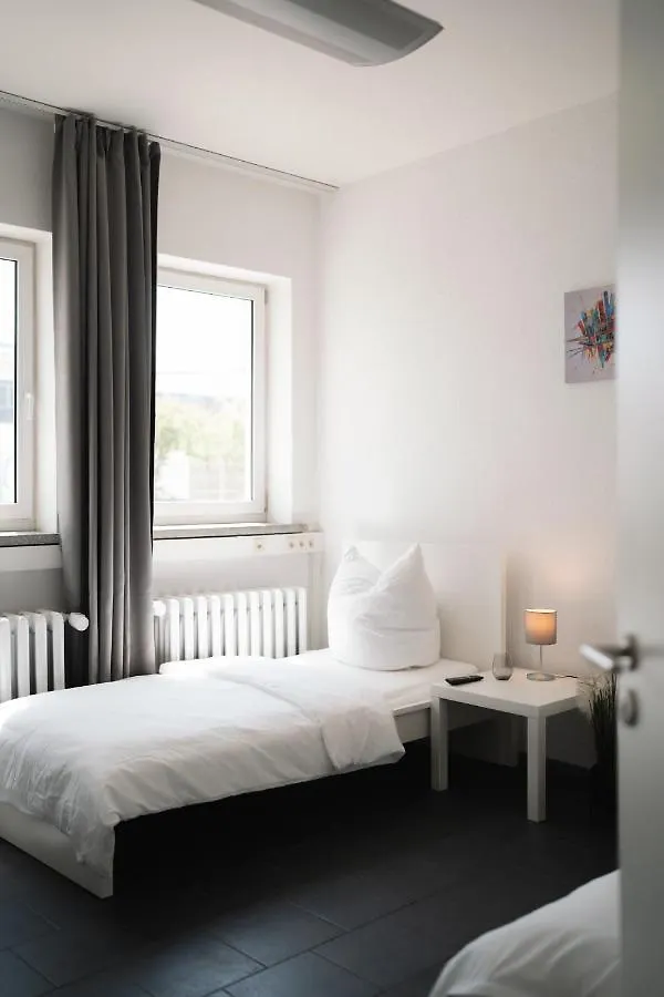 Ein, Zwei- Oder Mehrbettzimmer/ Monteurszimmer Leipzig 0*,